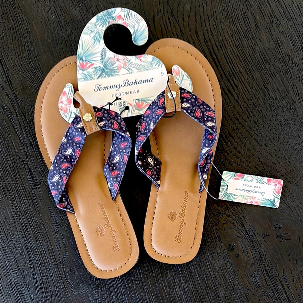 NWT Tommy Bahama Flip Flop Sandals in Women’s Size 9 Blue Red & White Print